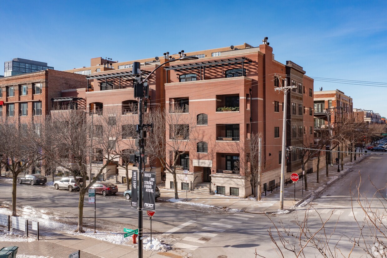 Foto principal - 100-106 S Sangamon St