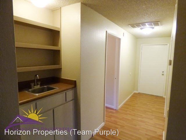 Building Photo - 2 br, 1 bath House - 901 Fulton Ave #402