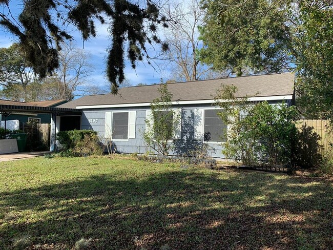 Building Photo - 6127 Beldart St