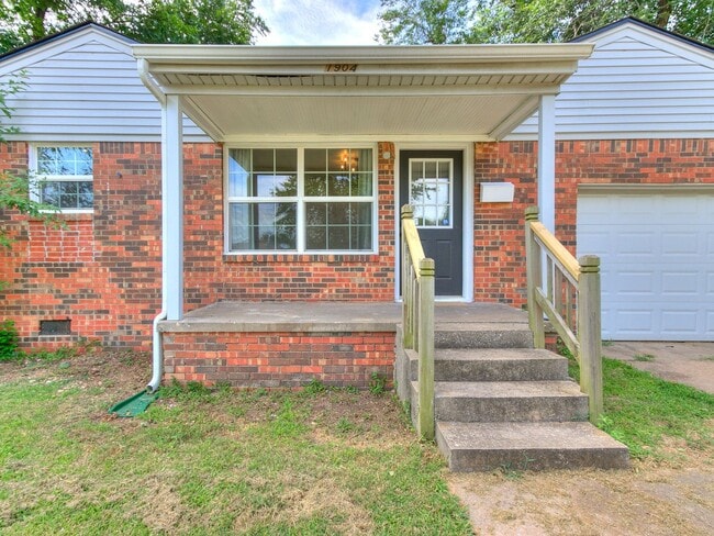 Charming 2 Bedroom Home in Oklahoma City - Charming 2 Bedroom Home in Oklahoma City