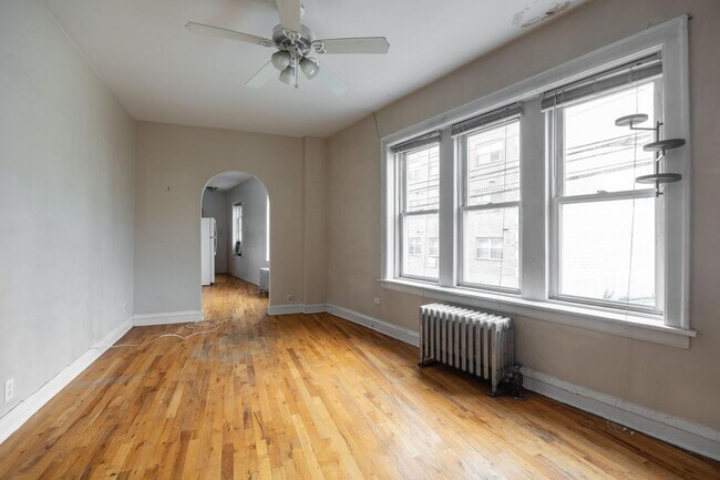 Building Photo - 1145 W Morse Ave