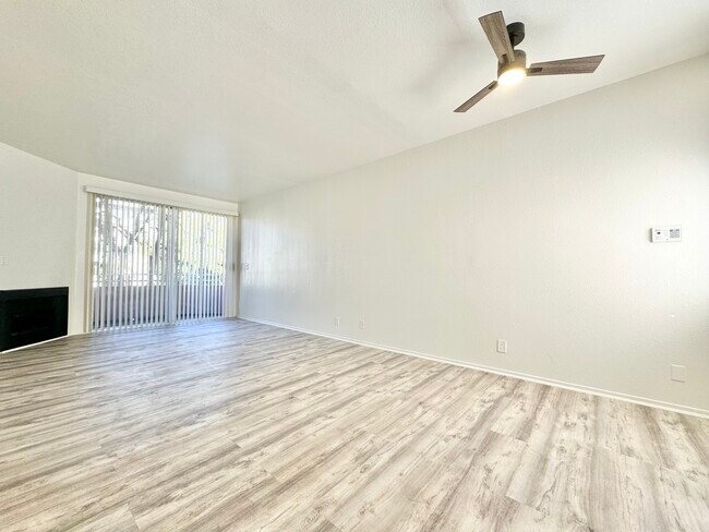 Foto del edificio - 7370 Hawthorn Ave