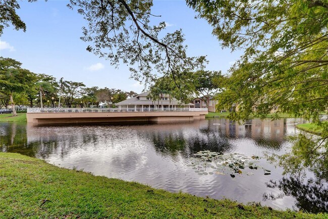 Foto del edificio - 9833 Westview Dr