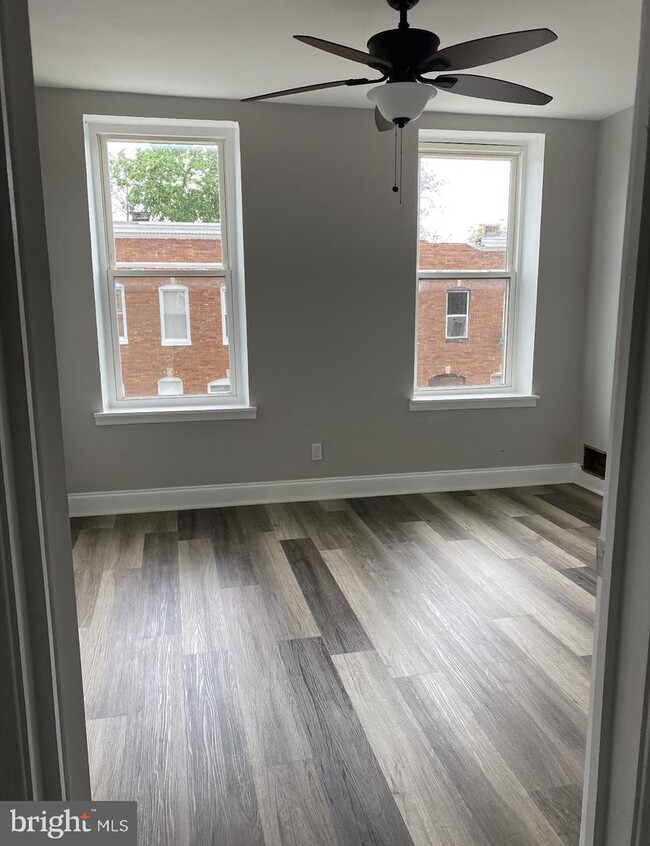 Building Photo - 614 N Dukeland St