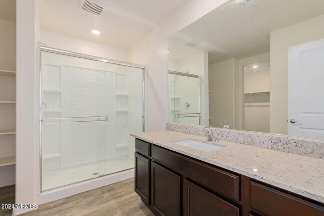 Building Photo - 1529 E Caballero Dr