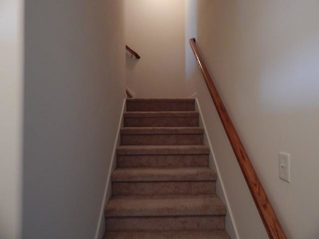 Building Photo - 325 S Stonegate Dr