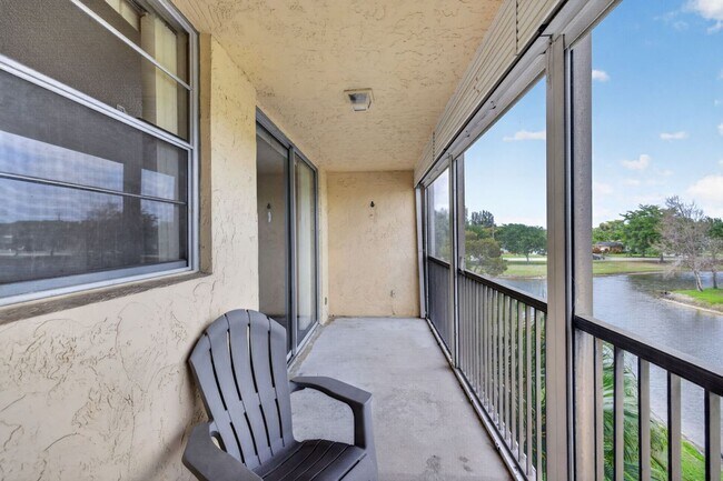 Foto del edificio - 3100 W Rolling Hills Cir