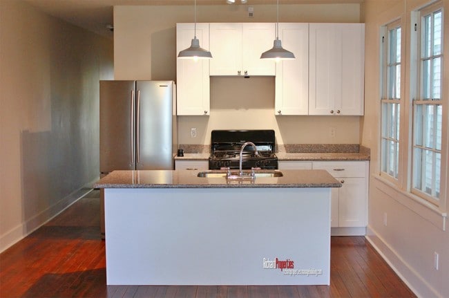 Building Photo - 3430 Danneel St