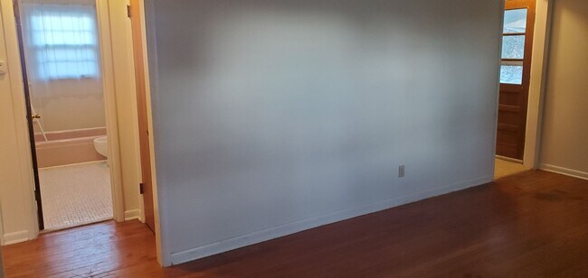 Building Photo - 2512-2514-2514 Braemore Rd