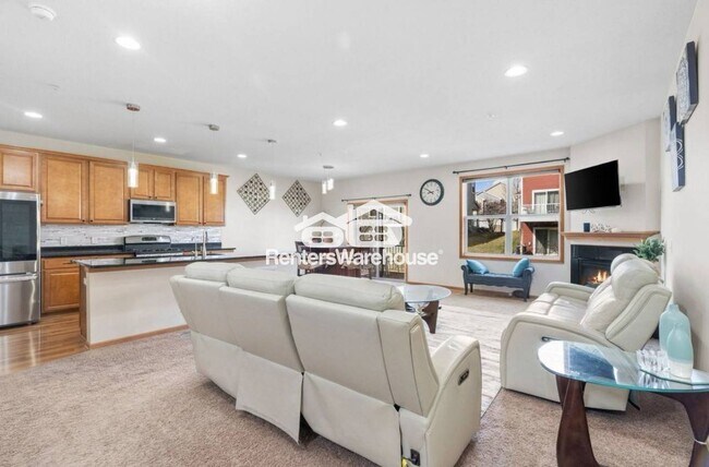 Building Photo - 9518 Roosevelt Dr