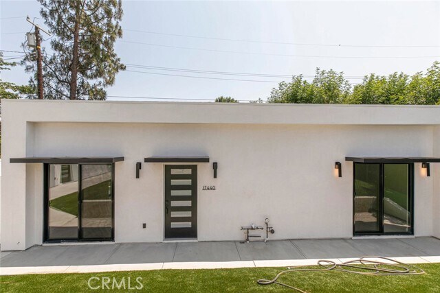 Foto del edificio - 17440 Index St