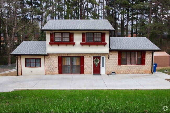 Building Photo - 2221 Foxtrot Rd