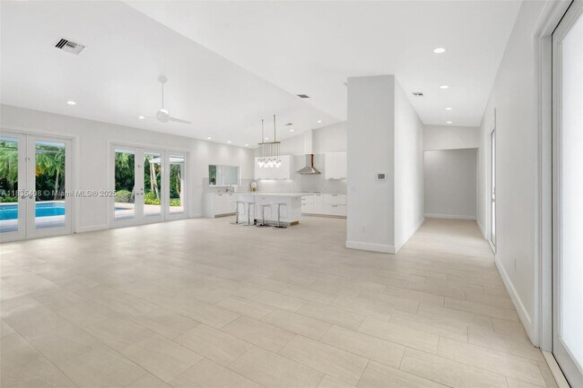 Foto del edificio - 5765 SW 84th St