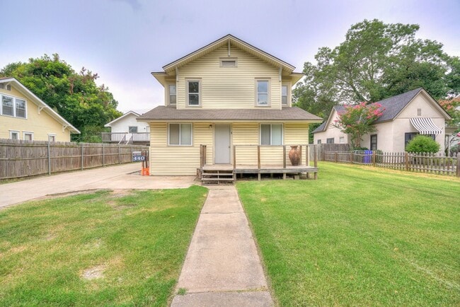 Stylish & Convenient Living Near OU ! - Stylish & Convenient Living Near OU ! House