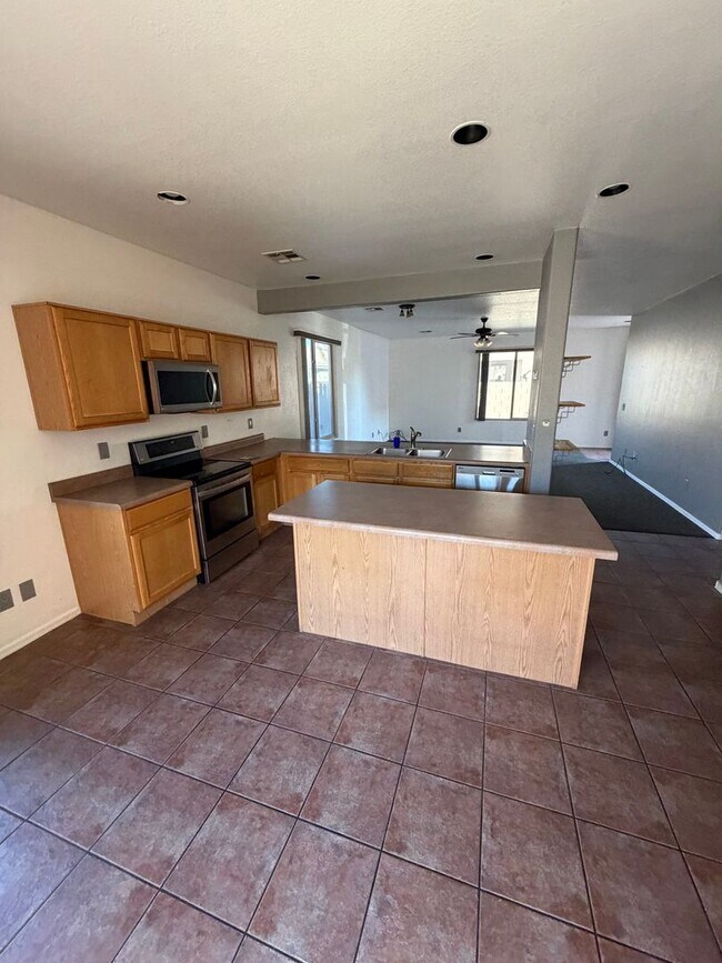 Foto del edificio - 6959 E Kessler Ave