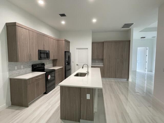 Foto del edificio - 1730 SW California Blvd