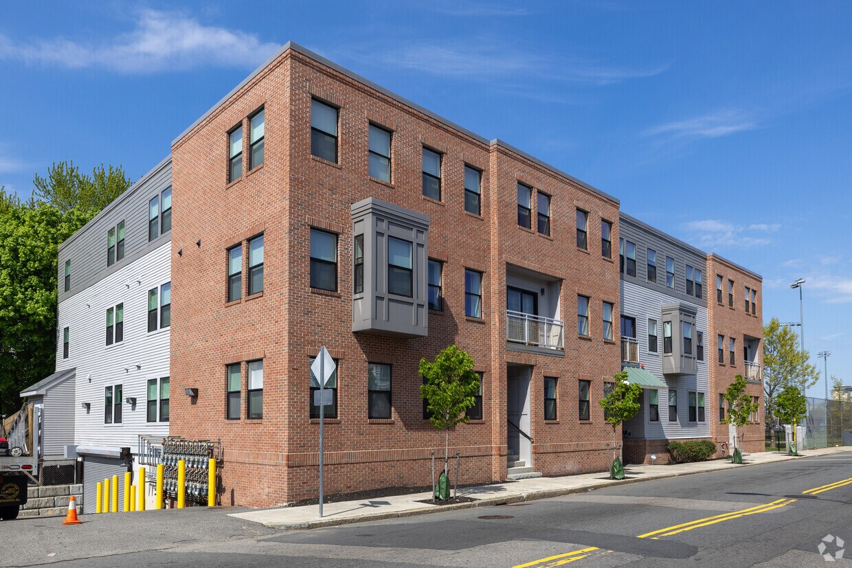 Primary - 16 Boardman St