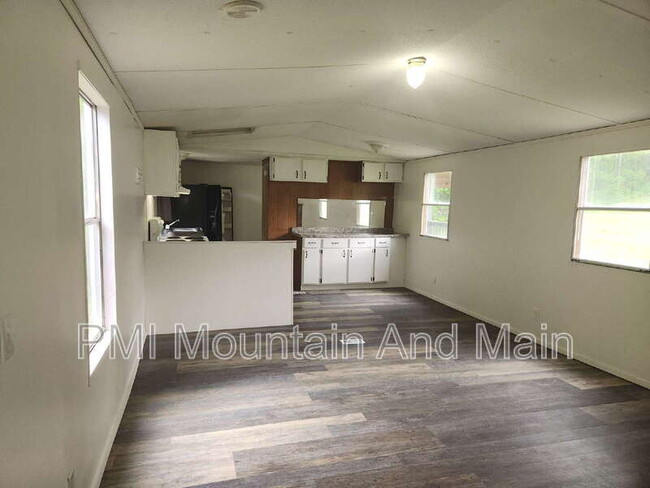 Building Photo - 26 Misty Mountain Way