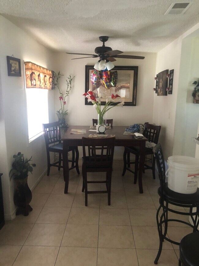 Foto del edificio - 19442 Vanowen St