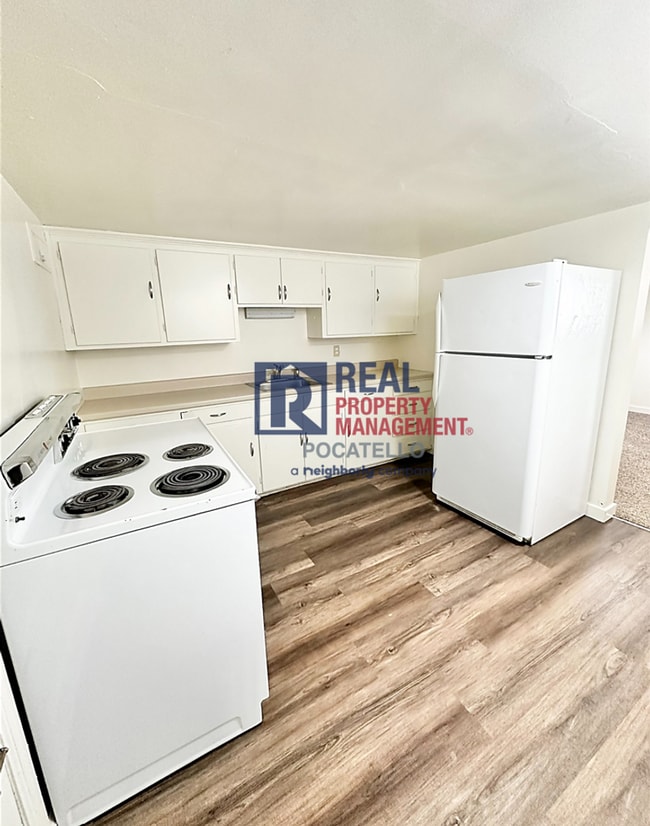 Building Photo - 159 S 11th Ave