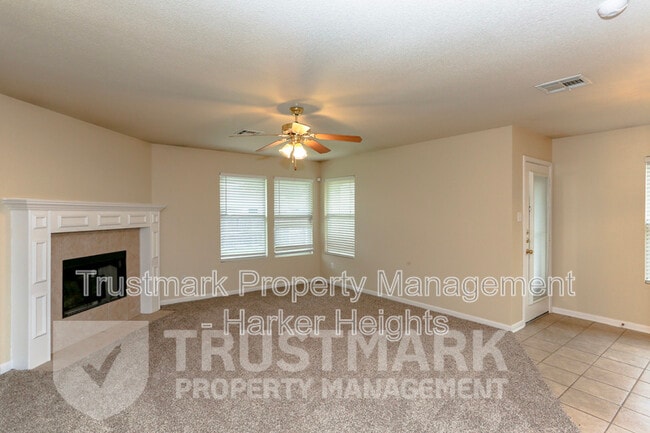 Building Photo - 5605 Schorn Dr