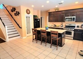 Kitchen - 570 Falls Way