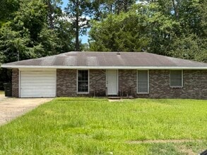 Building Photo - 513 Thunderbird Dr