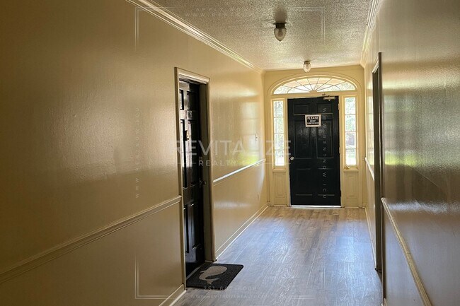 Foto del edificio - Charming 2/1 Apartment in Midtown!