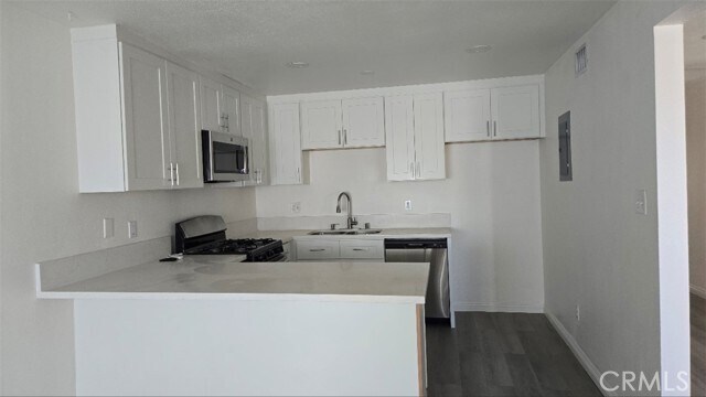 Building Photo - 2655 Andover Ave