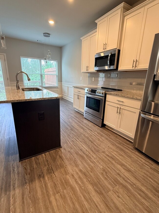 Building Photo - 1300 Sugar Glen Ct