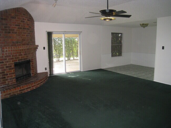 Living room, dining area - 6204 Cool Springs Dr