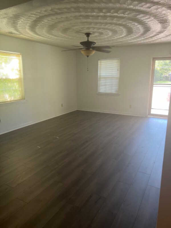 Building Photo - 1407 Elm Ave