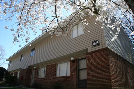 Primary Photo - 1633 Glenside Dr