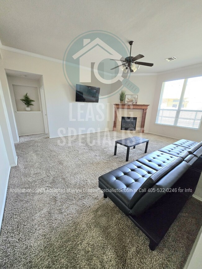 Foto del edificio - Spacious Southwest OKC 3 Bed 2 Bath Home W...