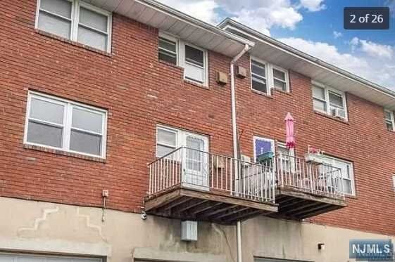 Foto del edificio - 325 Grantwood Blvd