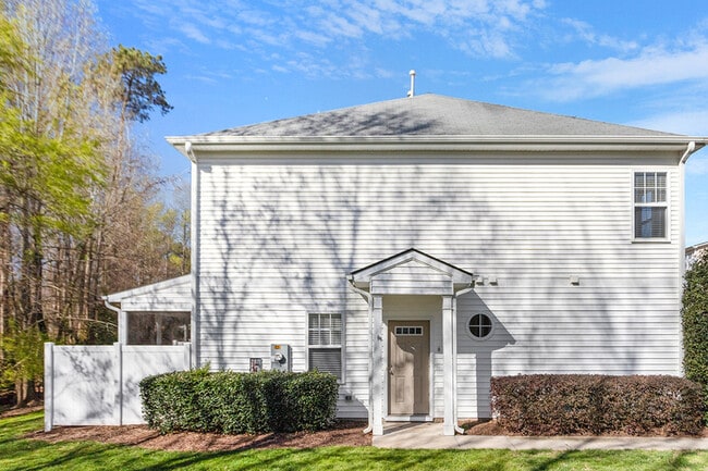 Building Photo - 540 Elm Ave