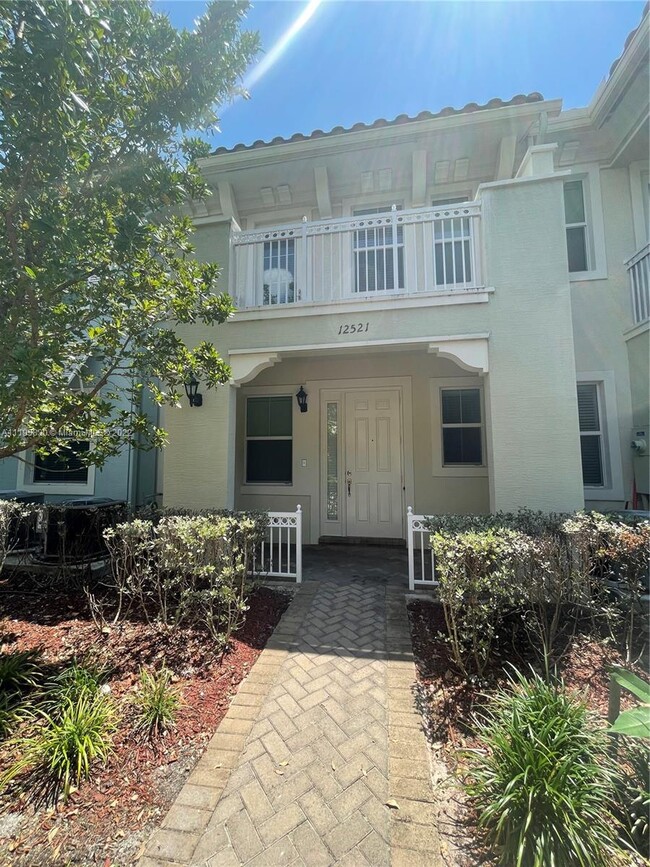 Building Photo - 12521 NW 32nd Manor