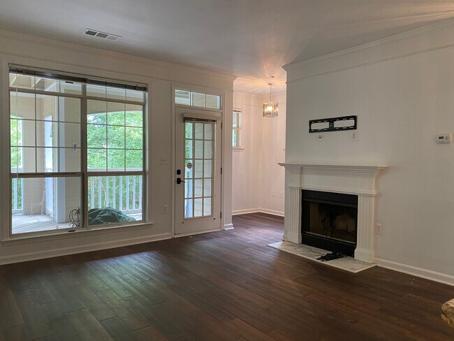 Foto del edificio - 525 Sandringham Dr