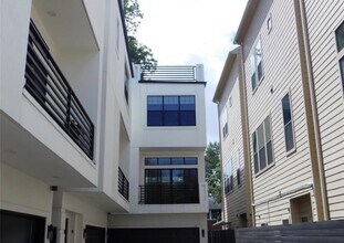 Building Photo - 4506 Austin St