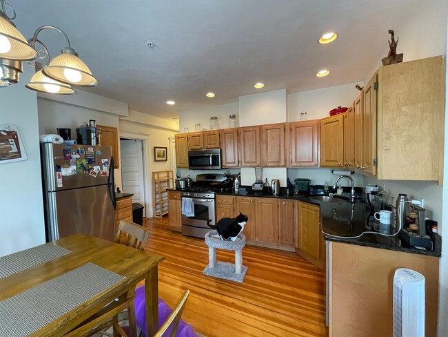 Building Photo - 183 Rindge Ave