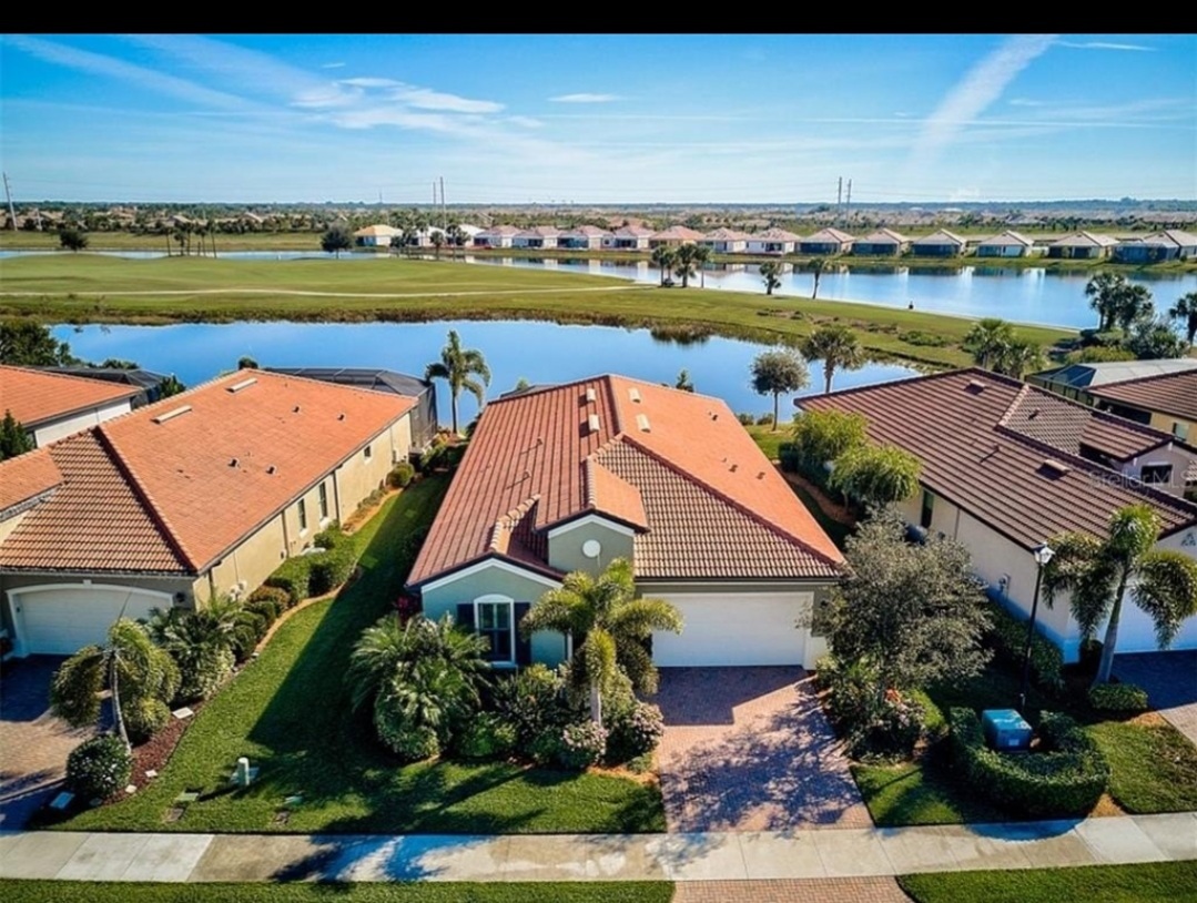 Foto principal - 23679 Waverly Cir