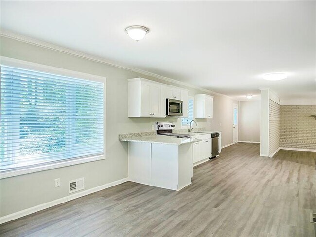 Foto del edificio - 6323 Caroline Ct