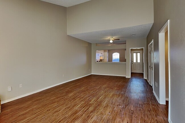 Building Photo - 6206 Alissa Dr