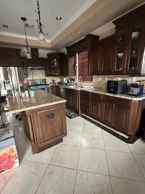 Foto del edificio - 2012 Graham Ave