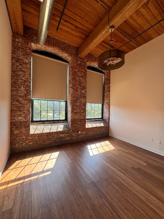 Foto del edificio - 400 Mills Ave