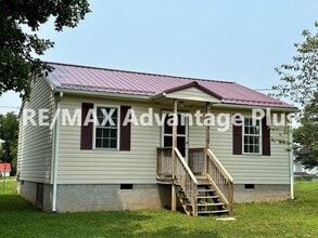 Building Photo - 208 Front St