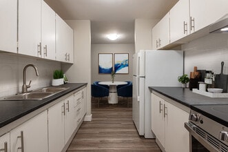 Building Photo - The Glen Terrace