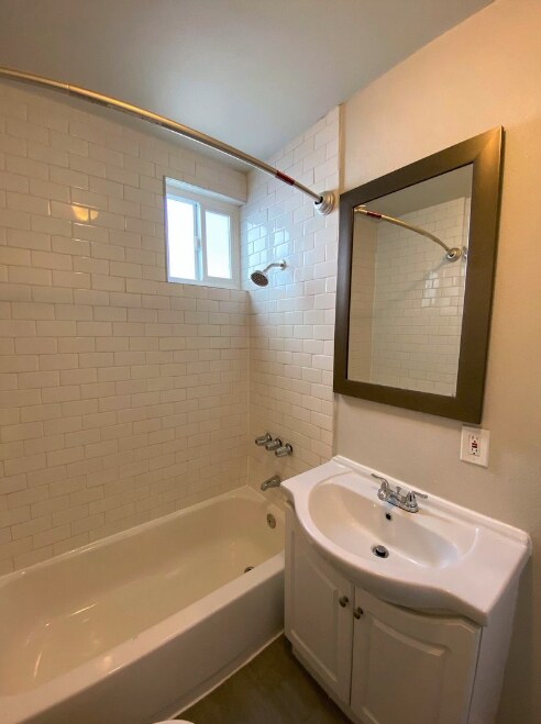 Building Photo - 258 N Ave 49