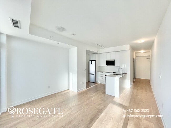 Building Photo - Spacious 4-Bedroom Home with Private Outdo...