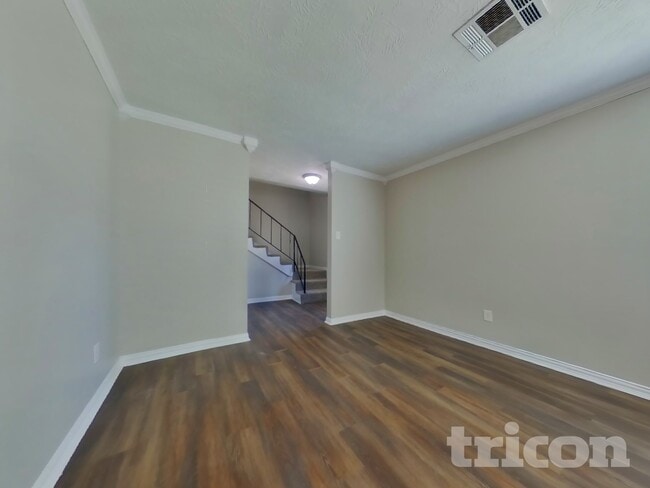 Building Photo - 6128 Silver Leaf Dr